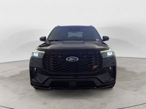 Certified 2025 Ford Explorer ST AWD/4WD image 8
