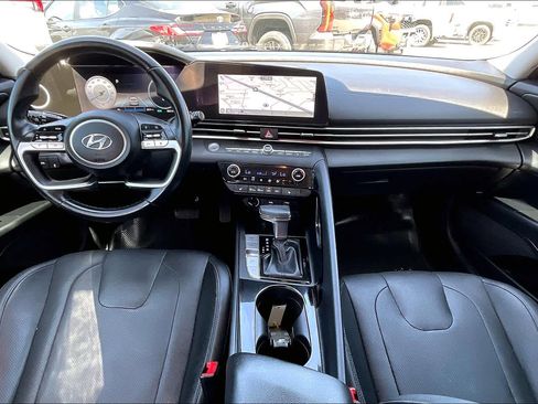 Used 2021 Hyundai Elantra Limited FWD image 16