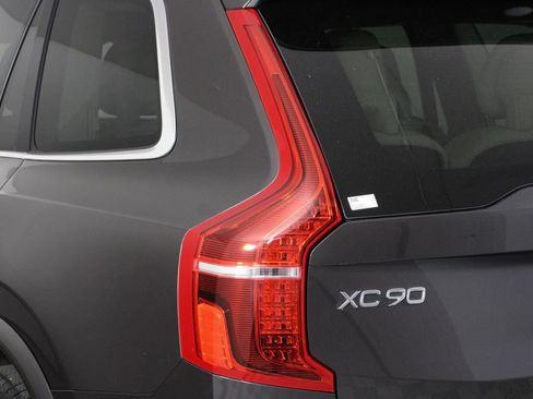Certified 2023 Volvo XC90 T8 Ultimate AWD/4WD image 18