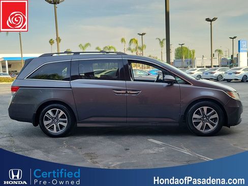 Used 2016 Honda Odyssey Touring Elite image 4