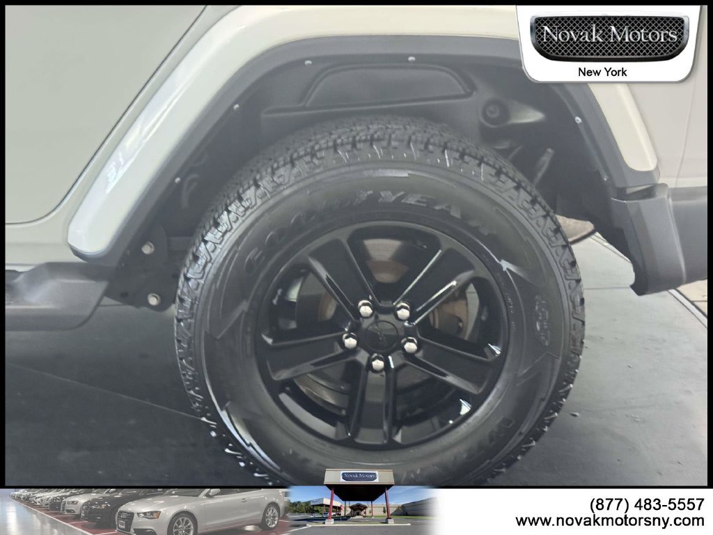 Used 2021 Jeep Wrangler Unlimited Sahara AWD/4WD image 11