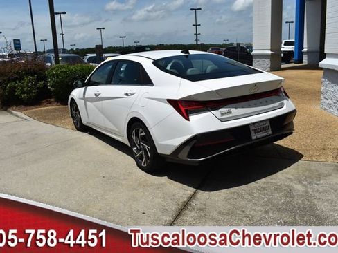 Used 2024 Hyundai Elantra Limited FWD image 7