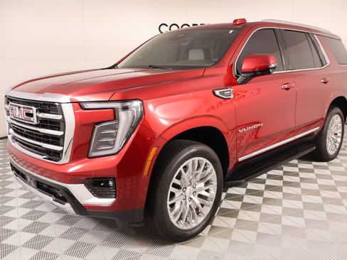 Used 2025 GMC Yukon Elevation w/ Elevation Premium Package AWD/4WD image 11