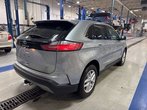 Certified 2022 Ford Edge SEL w/ Convenience Package image 8