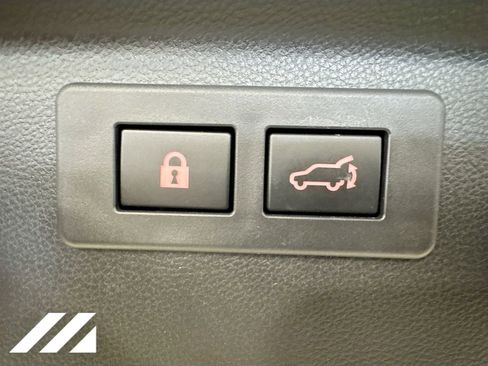 Used 2023 Subaru Forester Touring image 31