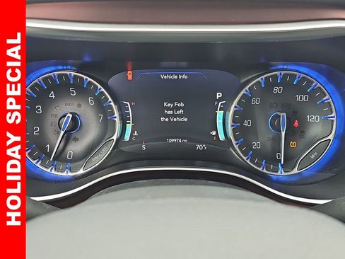 Used 2017 Chrysler Pacifica Limited w/ UConnect Theater Package image 20