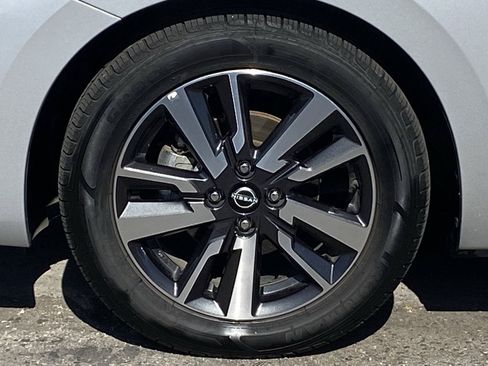Certified 2025 Nissan Versa SV FWD image 8