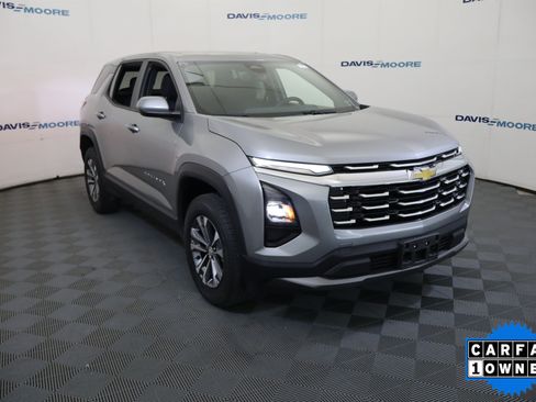 Used 2025 Chevrolet Equinox LT FWD image 3