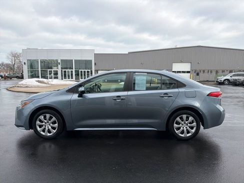 Certified 2022 Toyota Corolla LE w/ Carpet Mat Package (TMS) image 3