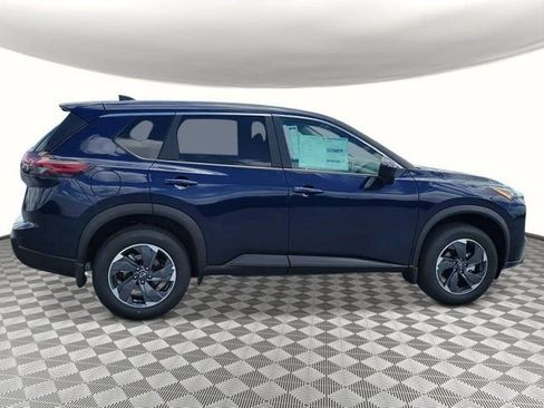Used 2026 Nissan Rogue SV FWD image 6