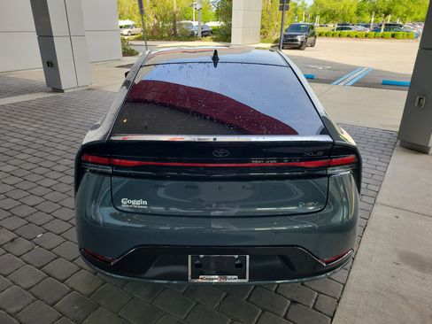 Used 2023 Toyota Prius XLE image 5