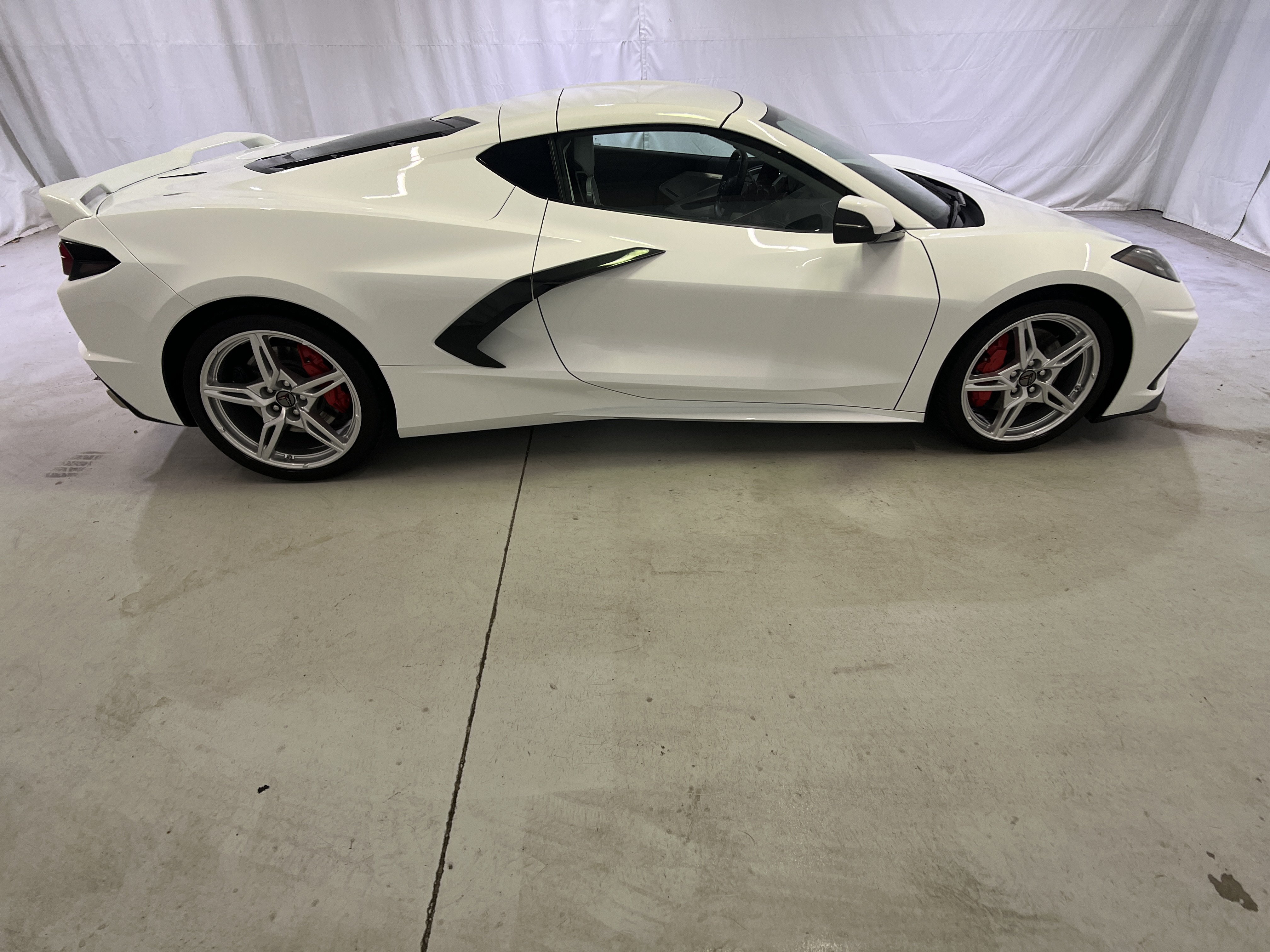Used 2022 Chevrolet Corvette Stingray Premium Cpe w/ Z51 Performance Package RWD image 12