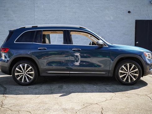 Used 2022 Mercedes-Benz GLB 250 w/ Premium Package Lite image 18