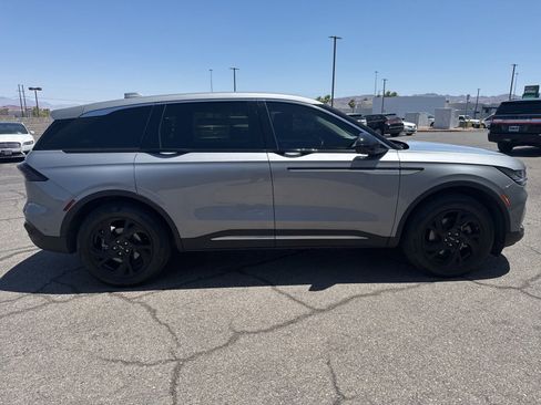 Used 2024 Lincoln Nautilus Premier AWD/4WD image 4