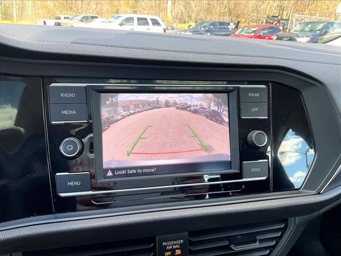 Used 2023 Volkswagen Jetta SE FWD image 16