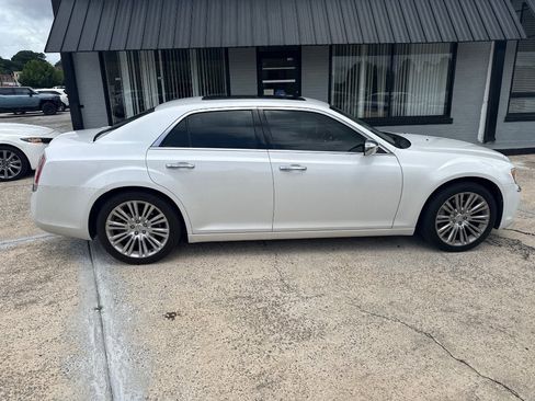 Used 2011 Chrysler 300 C w/ Sound Group RWD image 8