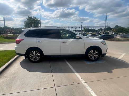 Used 2020 Nissan Pathfinder S FWD image 5