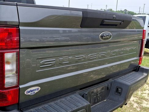 Used 2022 Ford F250 XLT w/ Black Appearance Package AWD/4WD image 4