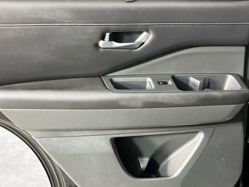 Used 2023 Nissan Pathfinder SL w/ Lighting Package (N92) image 28