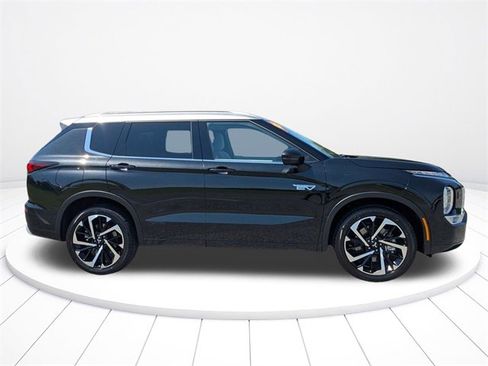 New 2025 Mitsubishi Outlander SEL image 2