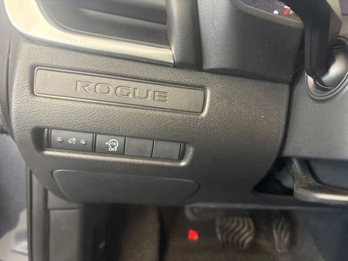 Used 2023 Nissan Rogue S FWD image 20