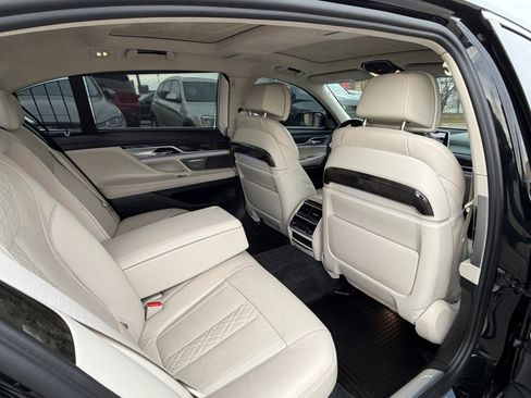 Used 2018 BMW 750i xDrive image 14