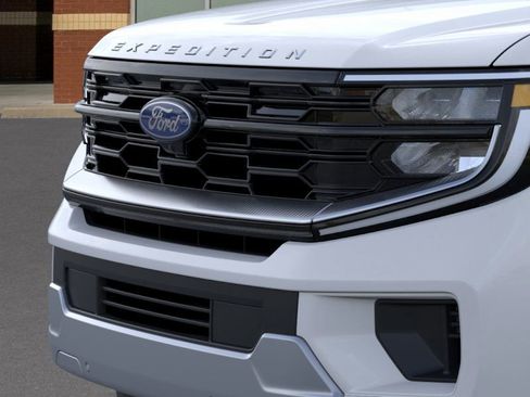 New 2026 Ford Expedition Platinum image 17