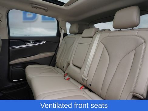 Used 2022 Lincoln Nautilus Reserve AWD/4WD image 18