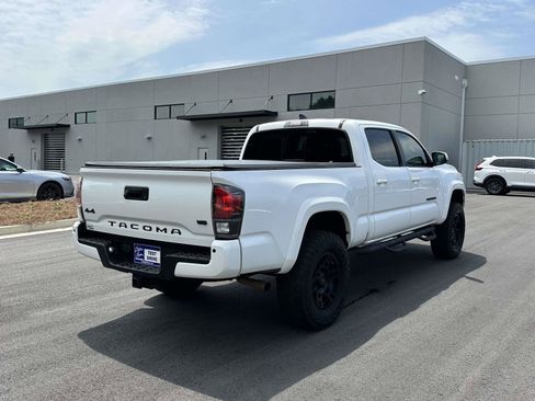 Used 2017 Toyota Tacoma TRD Sport w/ Premium & Technology Package AWD/4WD image 26