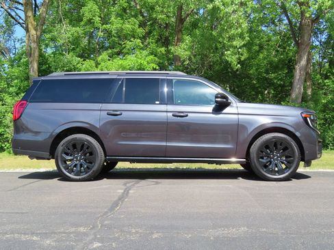 Used 2025 Ford Expedition Max Platinum w/ Stealth Appearance Package AWD/4WD image 2