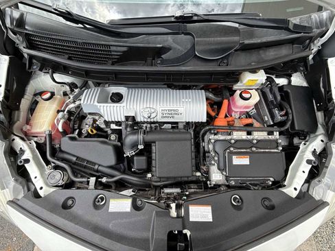 Used 2016 Toyota Prius V Two FWD image 11
