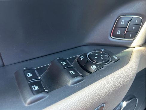 Used 2024 Ford Expedition Limited image 14