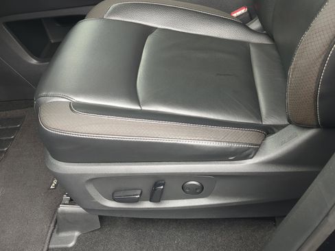 Used 2022 Nissan Pathfinder SL FWD image 18
