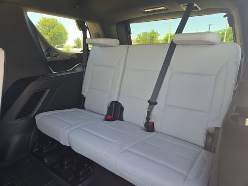 Used 2025 Chevrolet Tahoe Premier AWD/4WD image 16