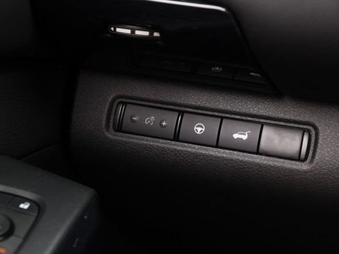 Certified 2025 Nissan Pathfinder SV FWD image 22