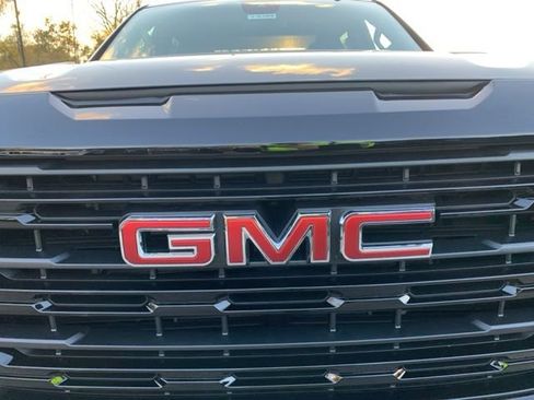 New 2026 GMC Sierra 1500 Elevation image 10