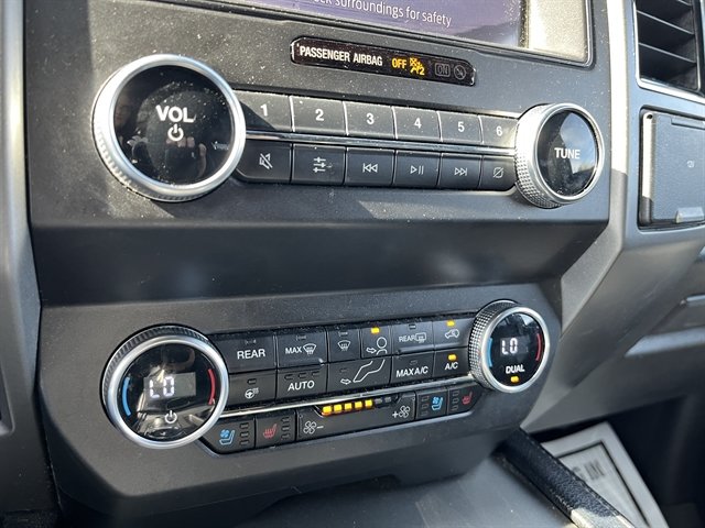 Used 2020 Ford Expedition XLT w/ Equipment Group 202A AWD/4WD image 30