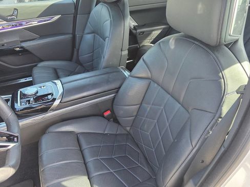 Certified 2023 BMW 760i xDrive AWD/4WD image 9