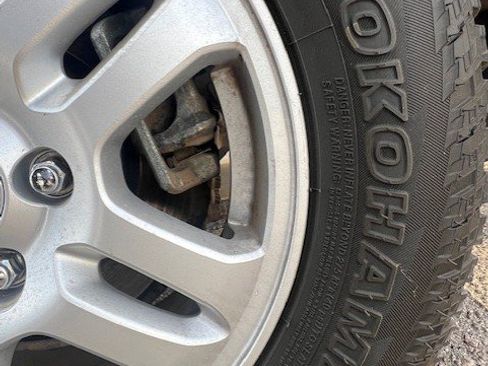 Used 2004 Honda CR-V EX image 40