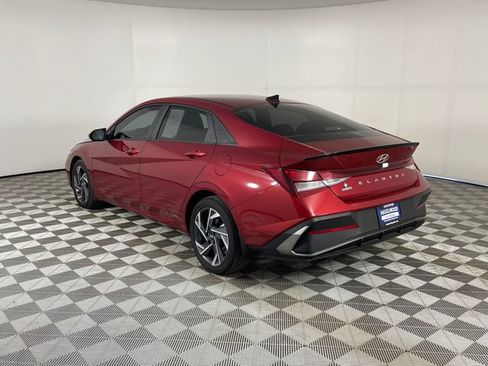 Used 2025 Hyundai Elantra Sport FWD image 14