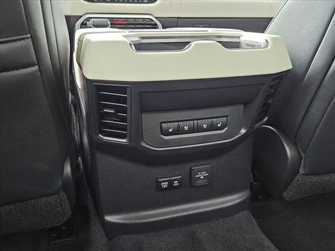 Used 2022 Toyota Tundra Capstone AWD/4WD image 17