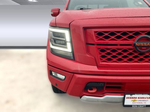Used 2021 Nissan Titan PRO-4X w/ Pro-4x Convenience Package image 10