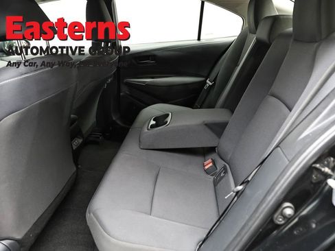 Used 2025 Toyota Corolla LE FWD image 21