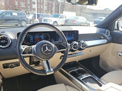 Certified 2025 Mercedes-Benz GLB 250 4MATIC image 12