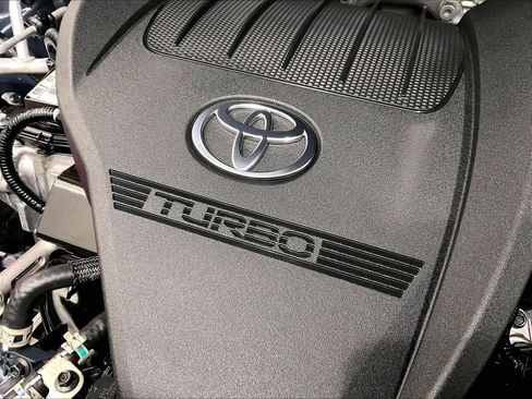 Used 2025 Toyota Grand Highlander Limited image 36