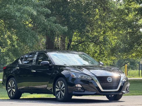 Used 2019 Nissan Altima 2.5 SL AWD/4WD image 2