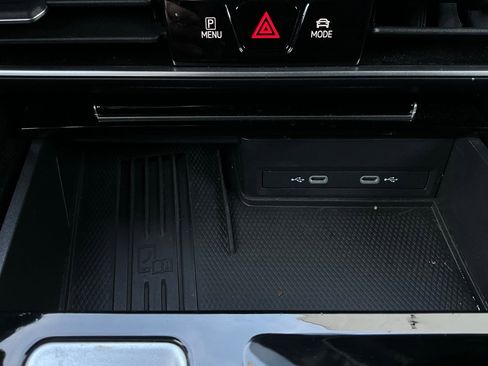 Used 2025 Volkswagen Atlas SE image 27