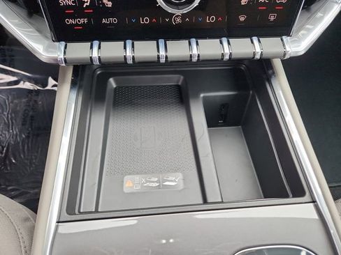 New 2026 GMC Acadia Elevation image 31