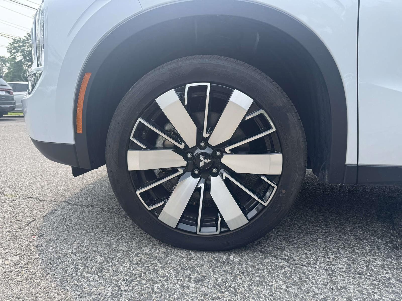 Used 2025 Mitsubishi Outlander SE AWD/4WD image 9