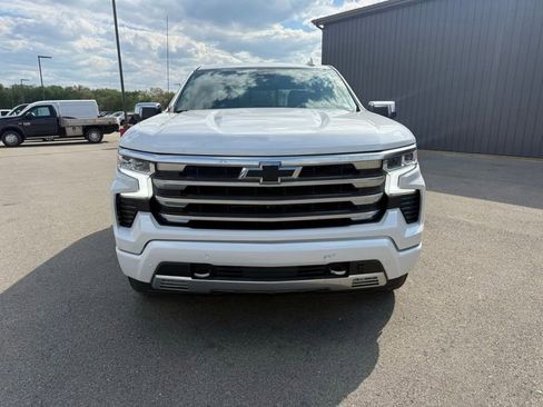 Used 2023 Chevrolet Silverado 1500 High Country w/ Technology Package AWD/4WD image 8